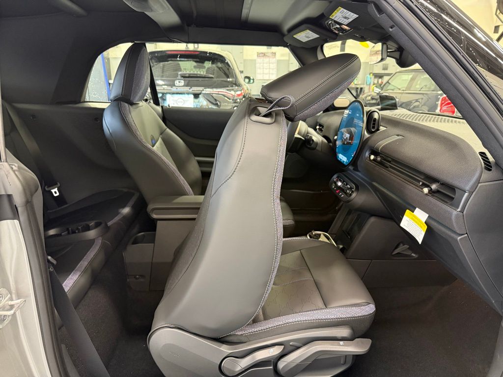 Thumbnail: 2026 MINI Cooper - 24