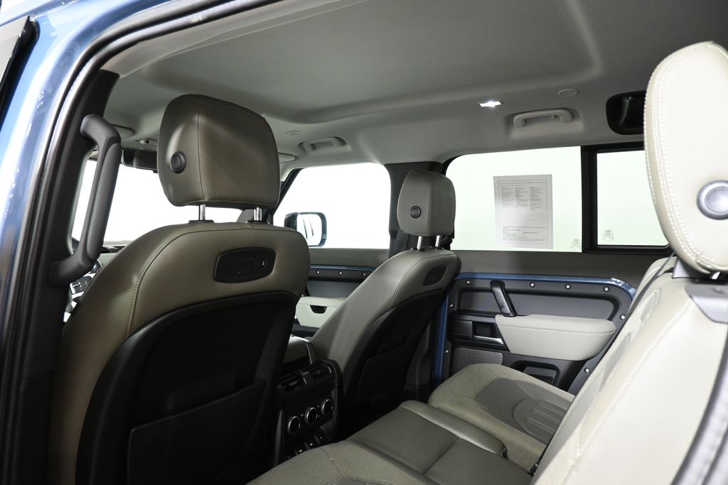 Thumbnail: 2020 Land Rover Defender - 32