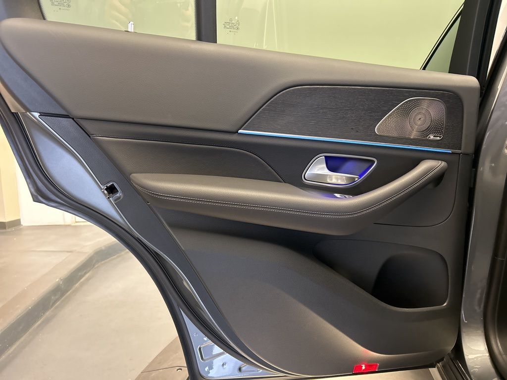 Thumbnail: 2025 Mercedes-Benz GLE - 22