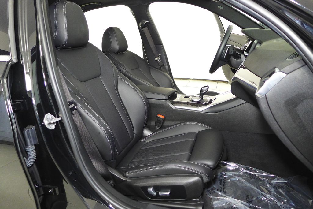 Thumbnail: 2022 BMW 3 Series - 19