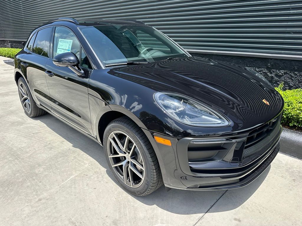 Thumbnail: 2026 Porsche Macan - 12
