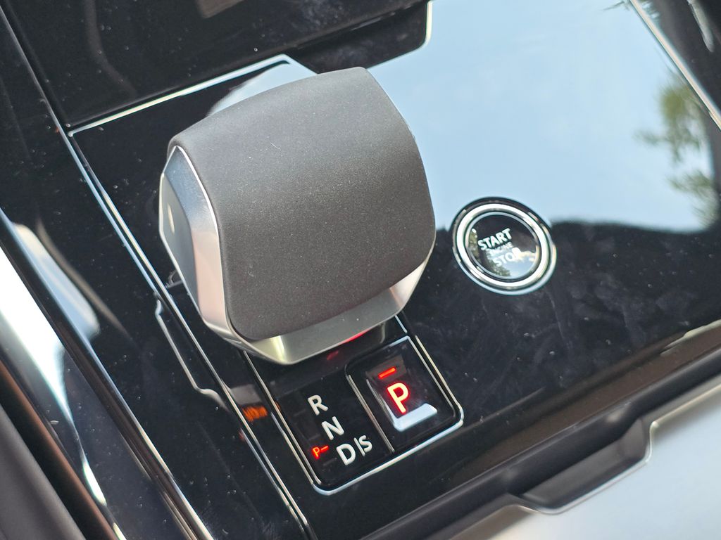 New 2026 White Land Rover SE image 34