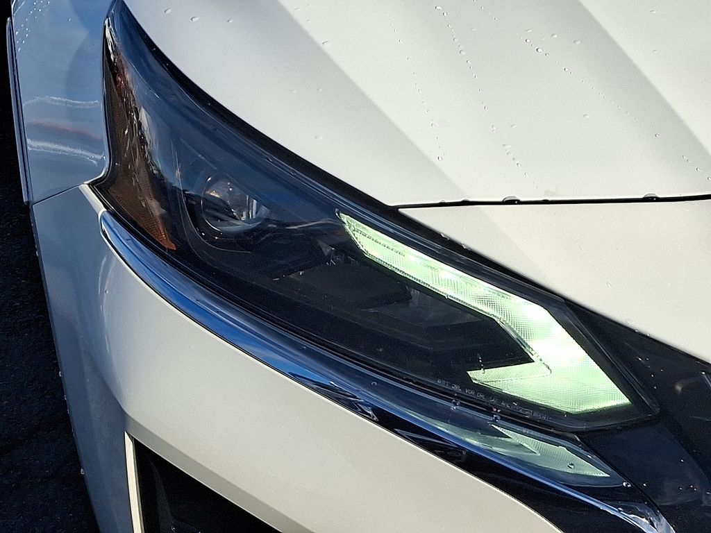 Thumbnail: 2023 Nissan Altima - 9