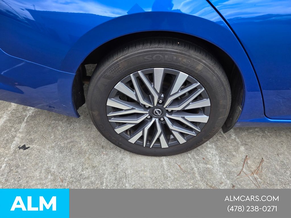 Used 2025 Blue Nissan 2.5 SV image 17