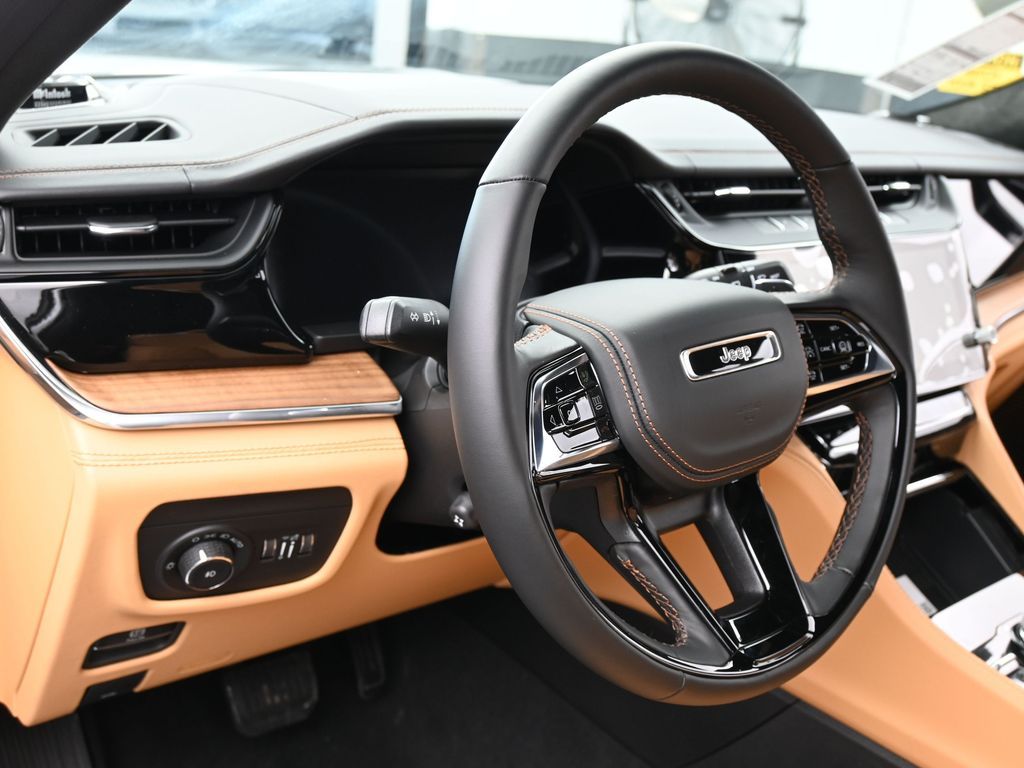 New 2026 Bright White Clearcoat Jeep Summit image 15