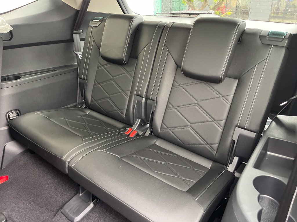 New 2026 Silver Mist Metallic Volkswagen SE image 25