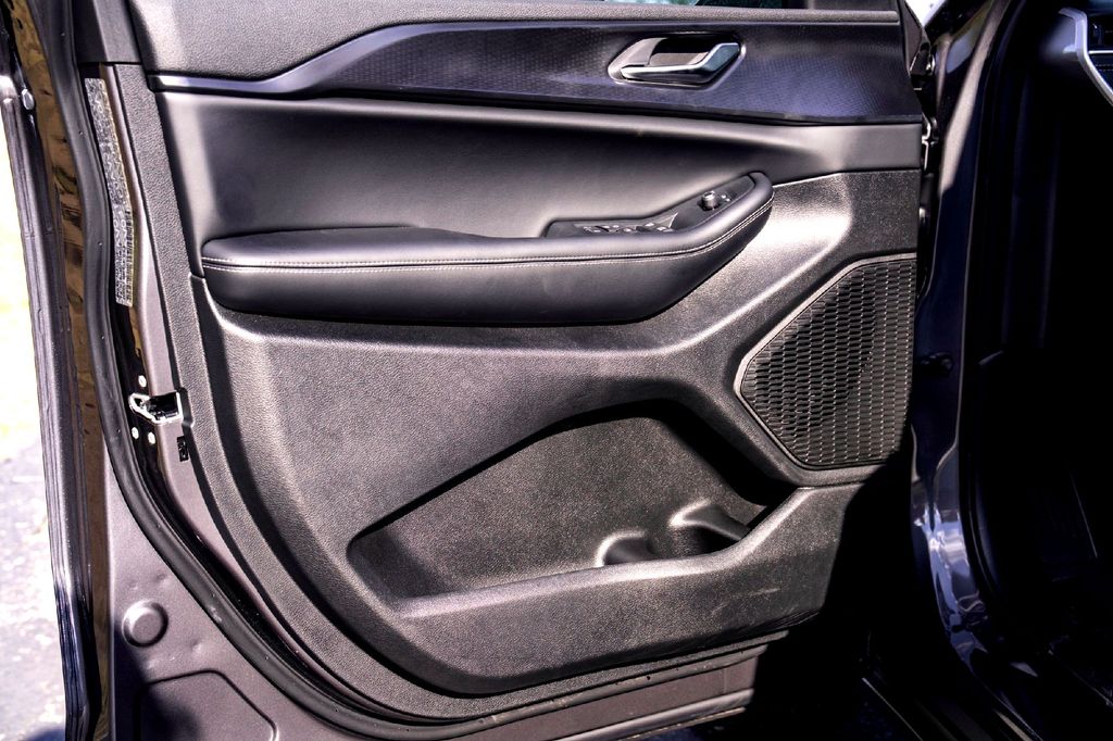New Car 2025 Jeep Grand Cherokee L  Altitude For Sale Under $50,000 In Taylor, Texas