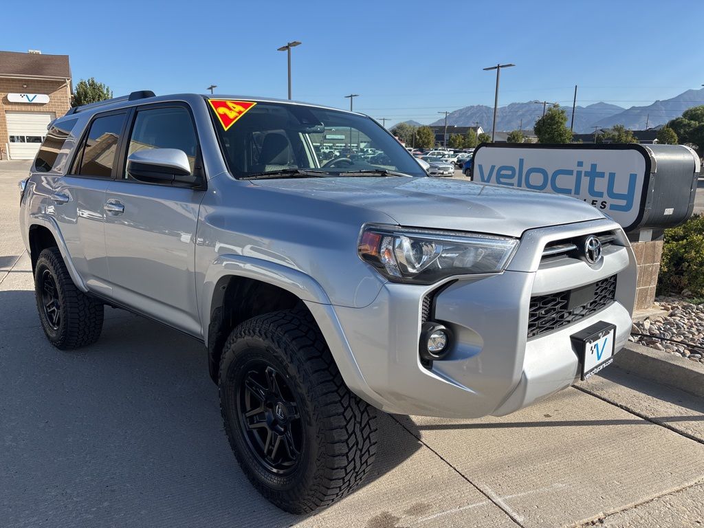 2024 Toyota 4Runner SR5 4WD