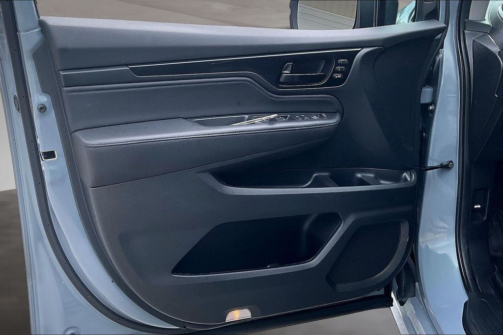 Used 2023 Honda Odyssey Van