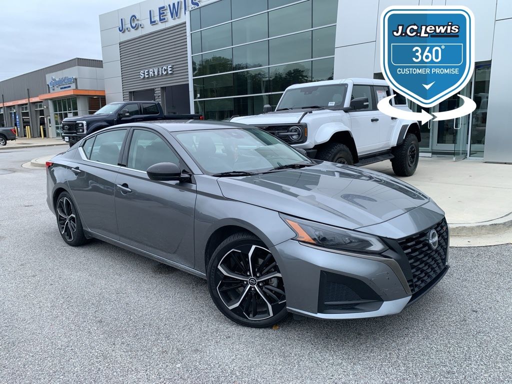 2023 Nissan Altima SR FWD