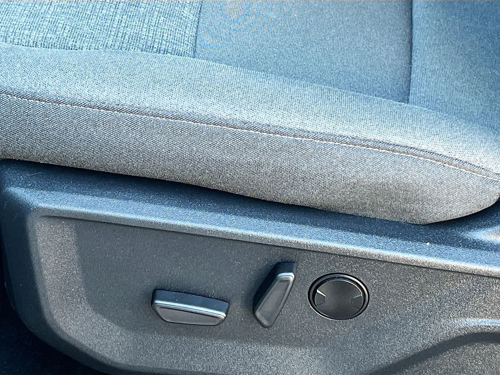 Used 2024 Black Ford XLT image 20