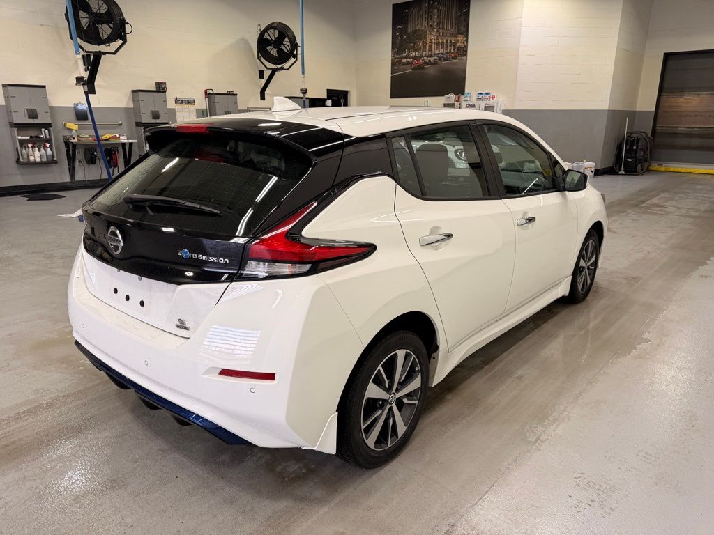 Thumbnail: 2022 Nissan Leaf - 6