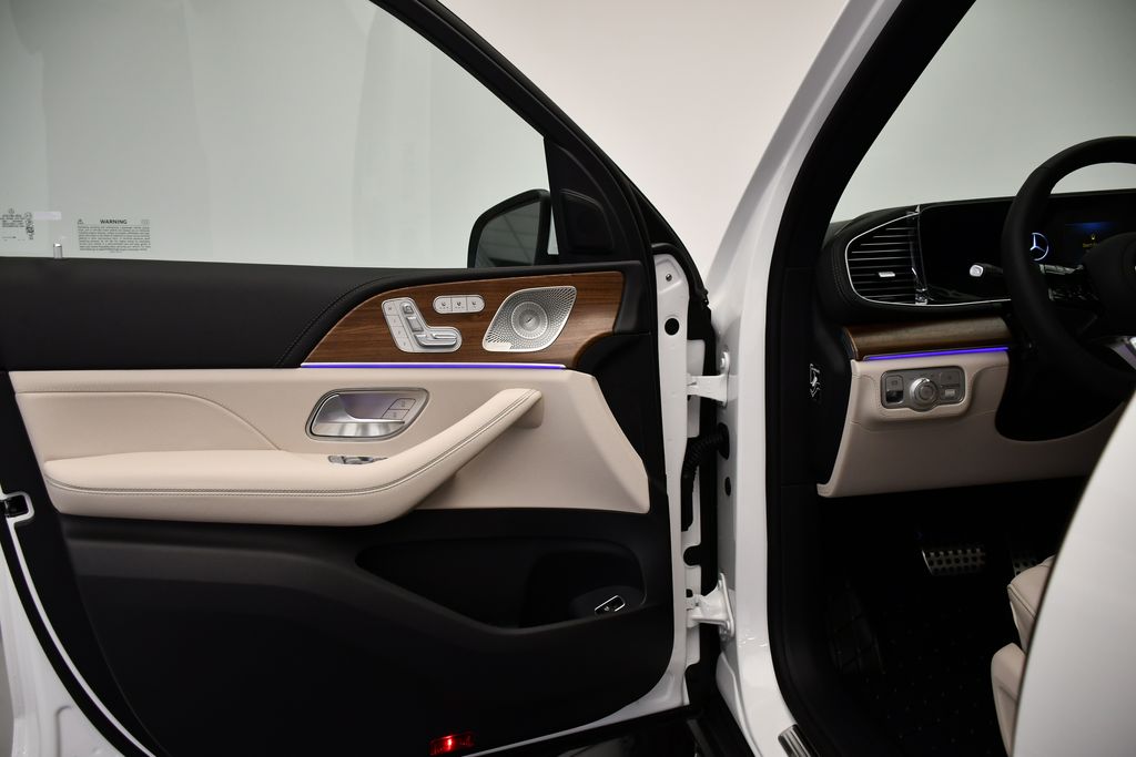 Thumbnail: 2026 Mercedes-Benz GLS - 32