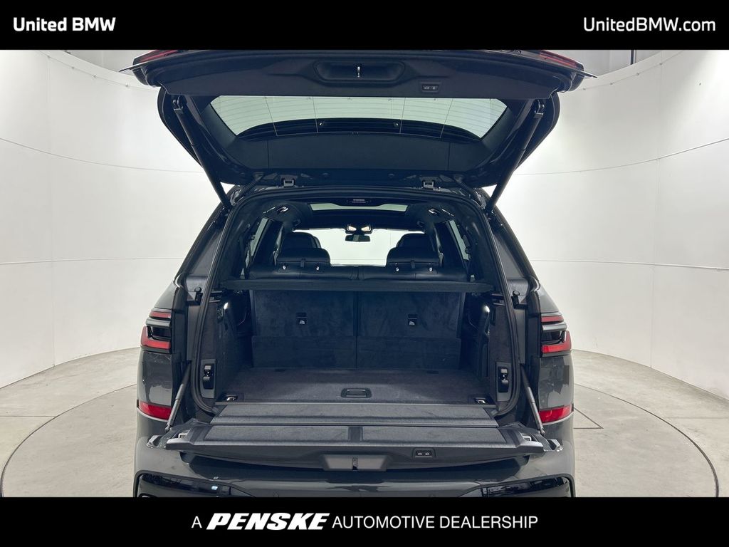 Thumbnail: 2026 BMW X7 - 22