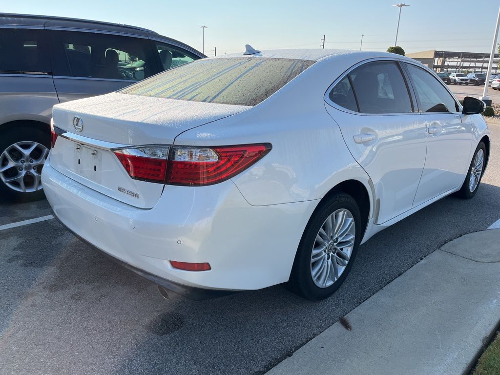 Thumbnail: 2013 Lexus ES - 3