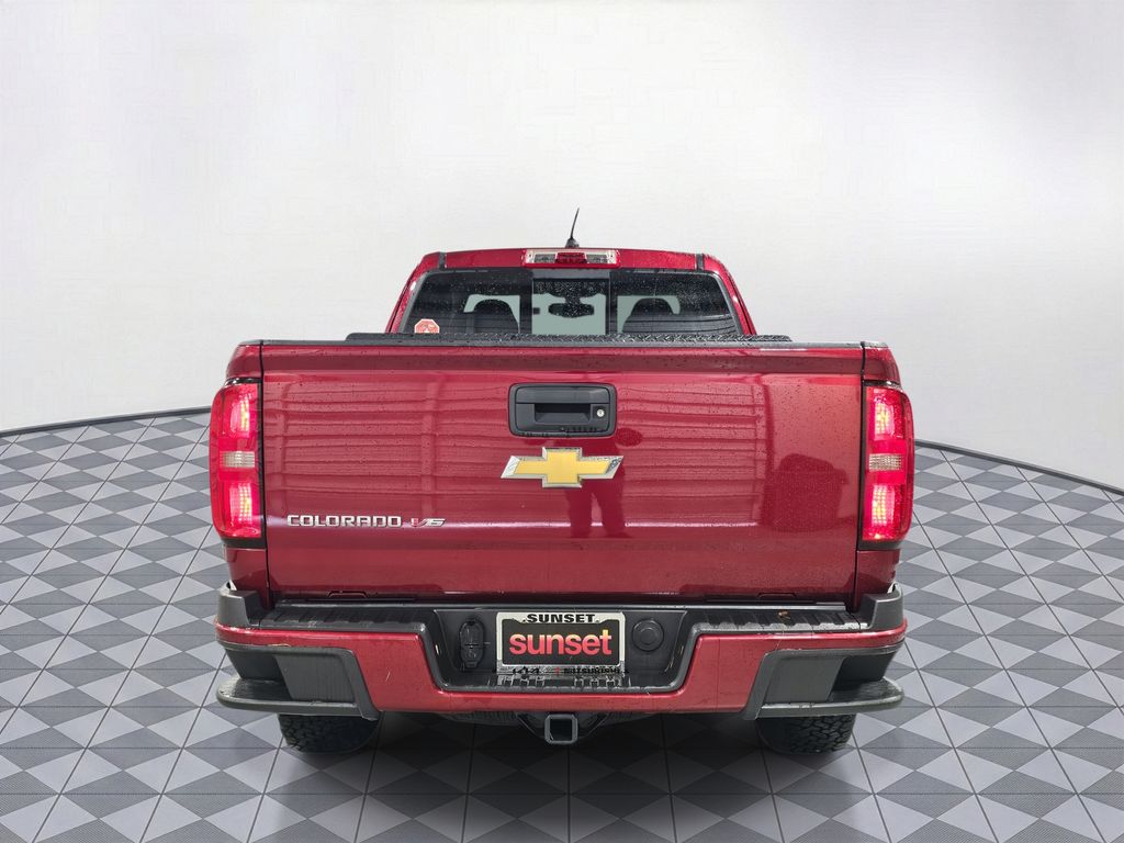 Used 2018 Red Chevrolet Z71 image 9
