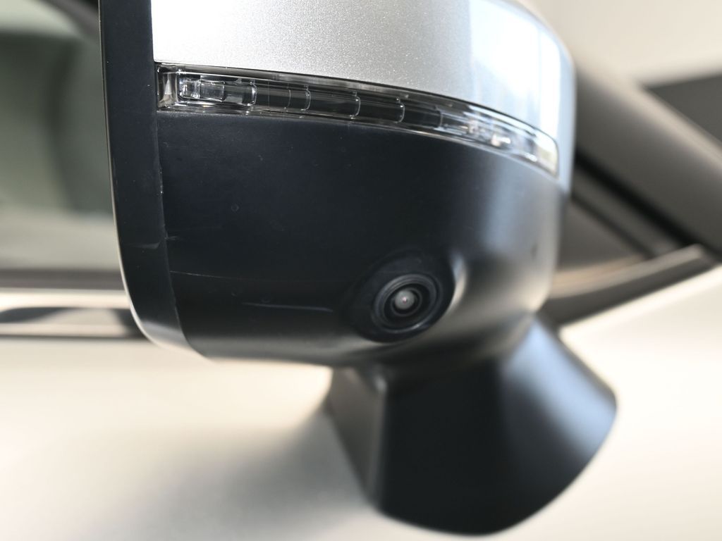 Used 2022 Alloy Silver Metallic Mitsubishi SE image 50