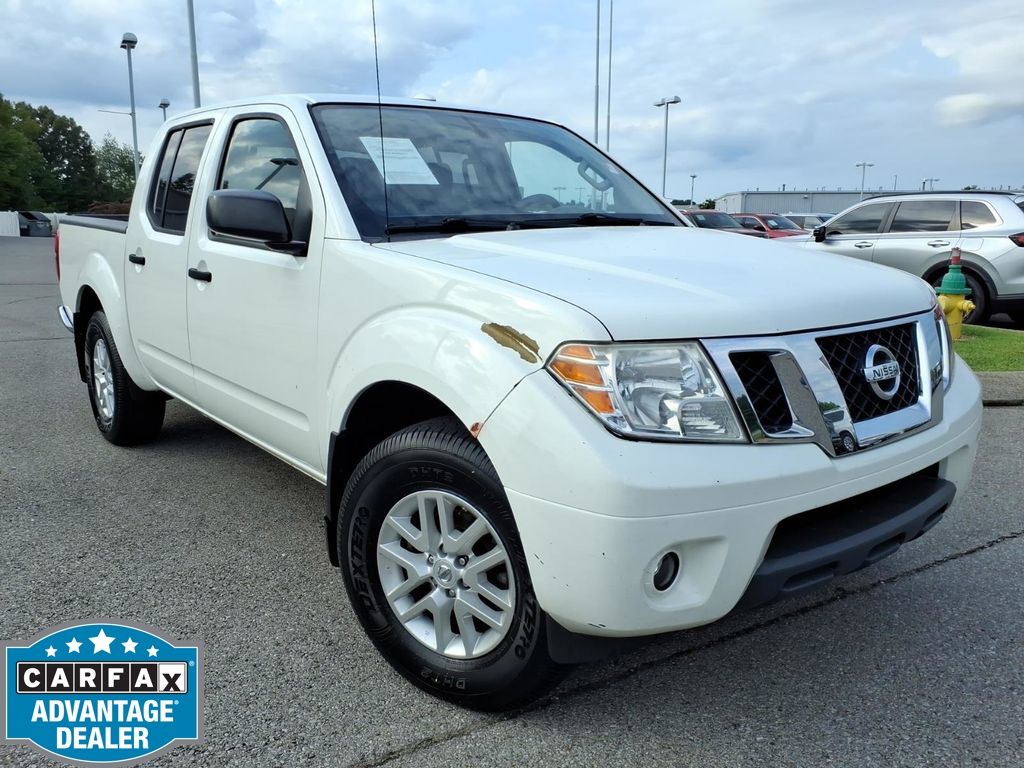 Glacier White 2017 Nissan Frontier Pickup Truck Four-Wheel Drive 5-Speed Automatic Overdrive