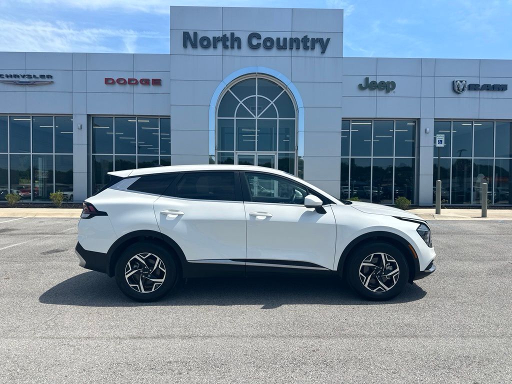 Snow White Pearl 2025 Kia Sportage SUV / Crossover Front-Wheel Drive 8-Speed Automatic