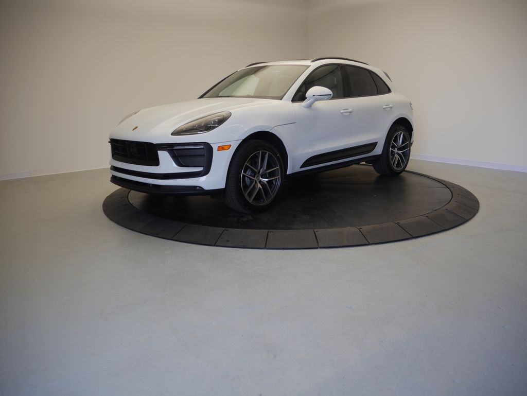 Thumbnail: 2026 Porsche Macan - 1