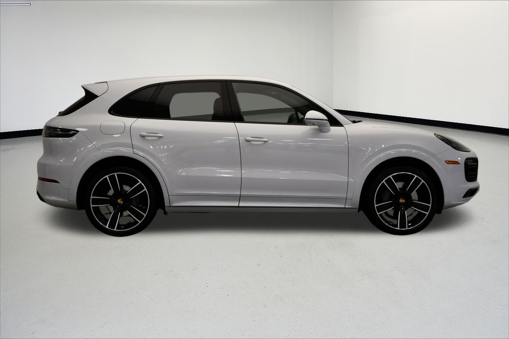 Thumbnail: 2023 Porsche Cayenne - 8