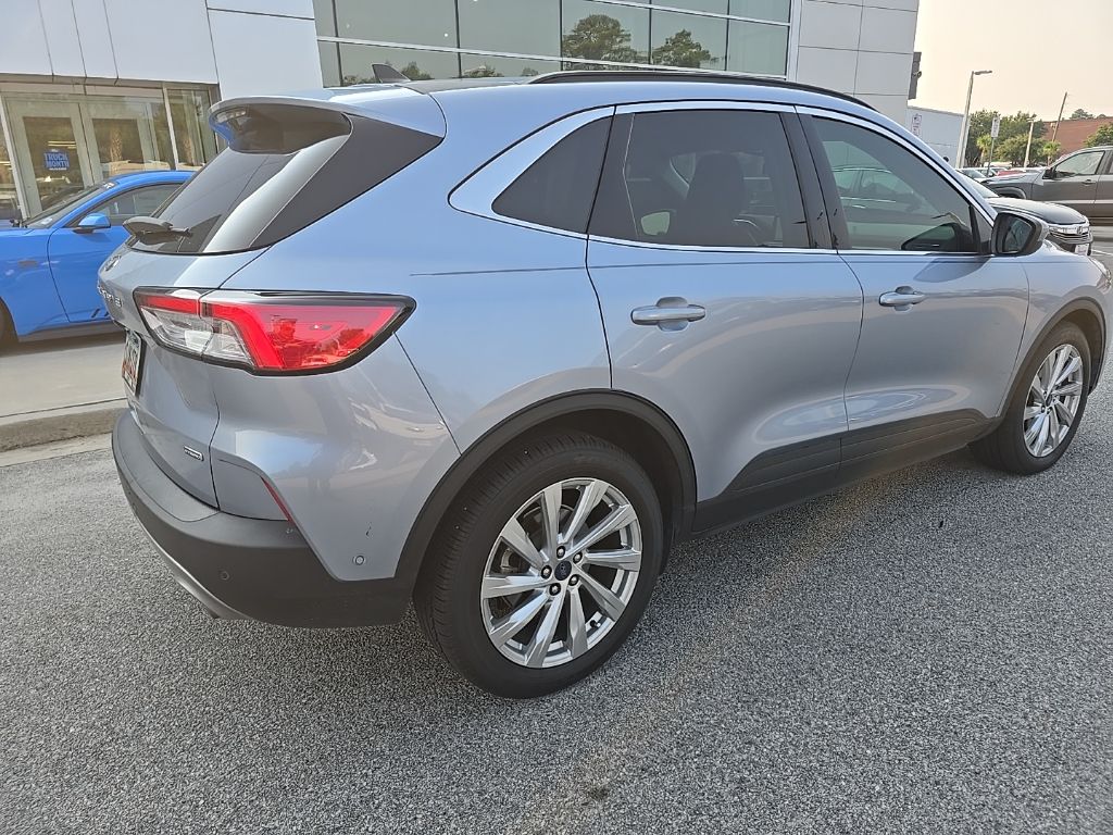 2022 Ford Escape Titanium Hybrid