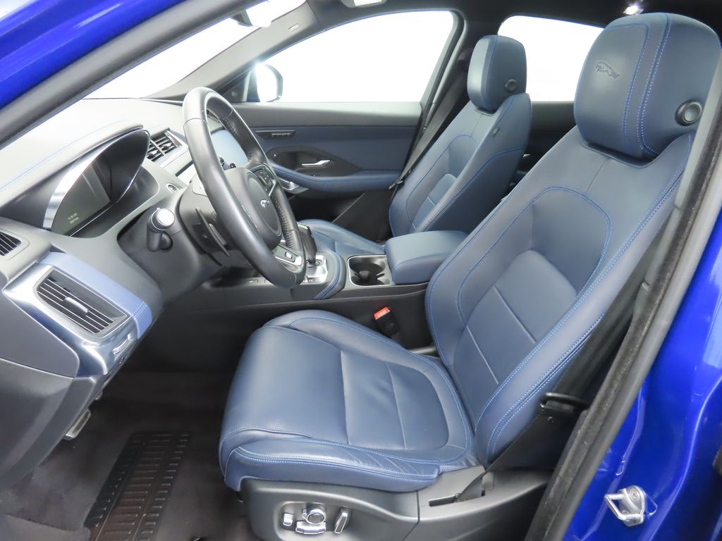 Thumbnail: 2018 Jaguar E-Pace - 19