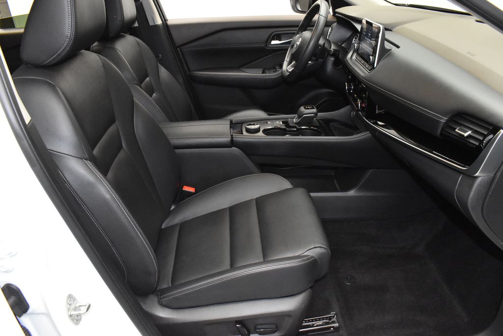 Thumbnail: 2023 Nissan Rogue - 24