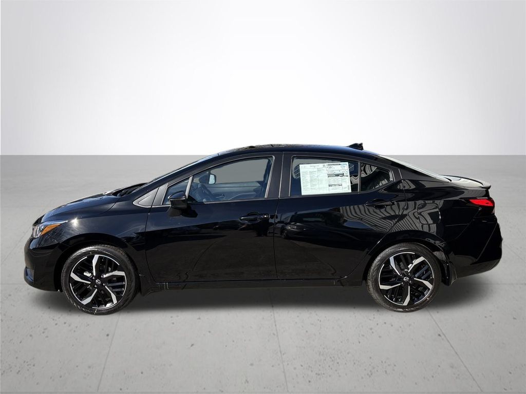 2025 Nissan Versa 1.6 SR
