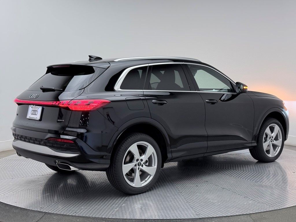 Thumbnail: 2025 Audi Q5 - 12