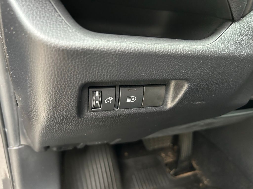 2022 Toyota RAV4 LE 17