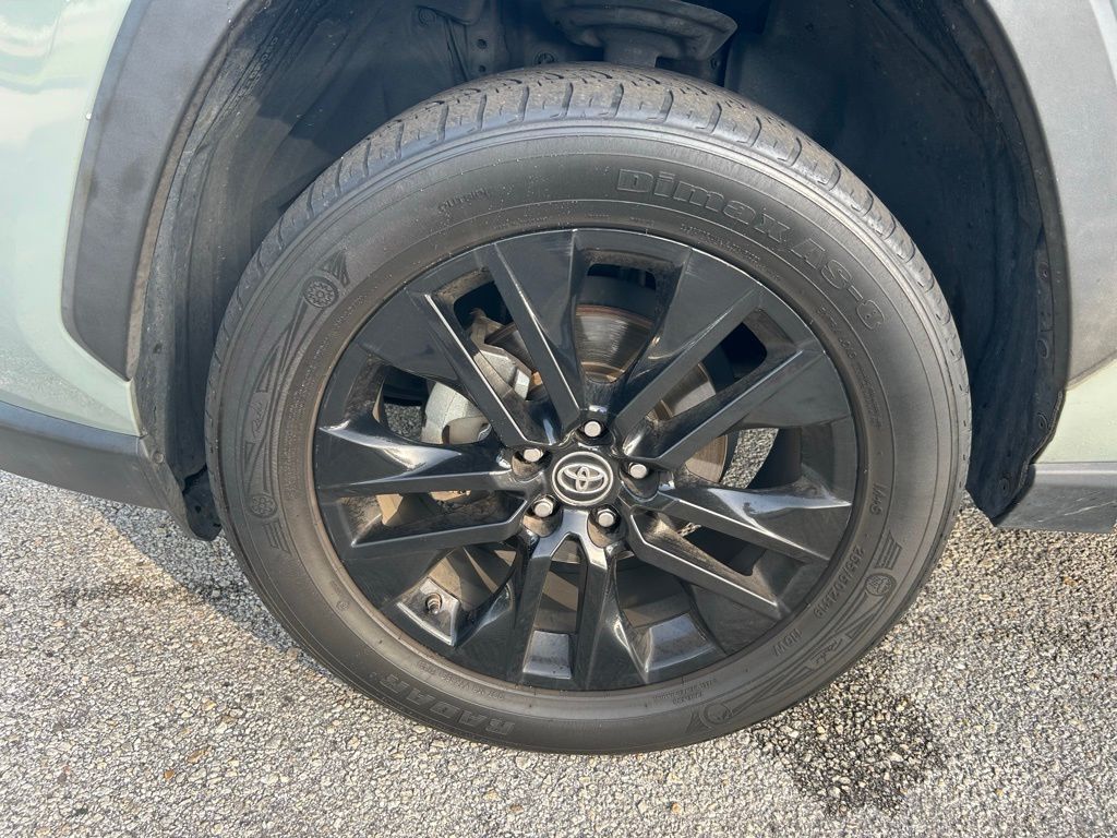 2019 Toyota RAV4 XLE Premium 9