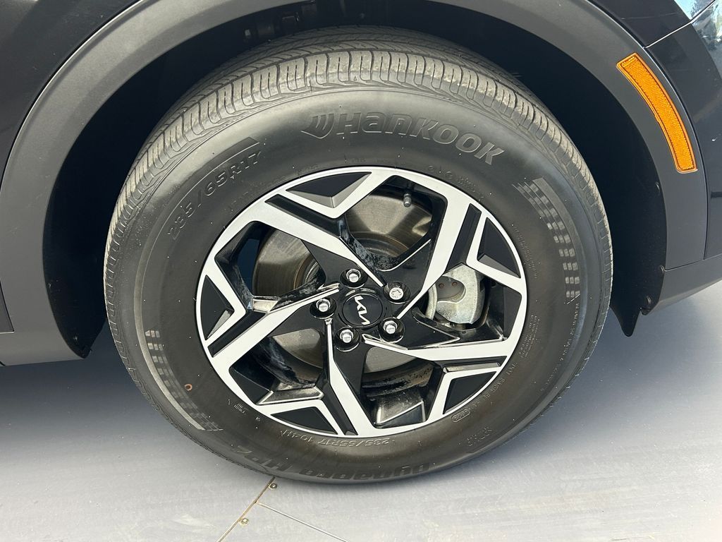 Used 2024 Fusion Black Kia LX image 36