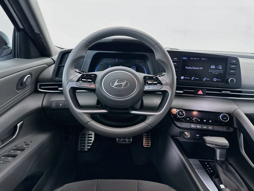 Thumbnail: 2025 Hyundai Elantra - 20