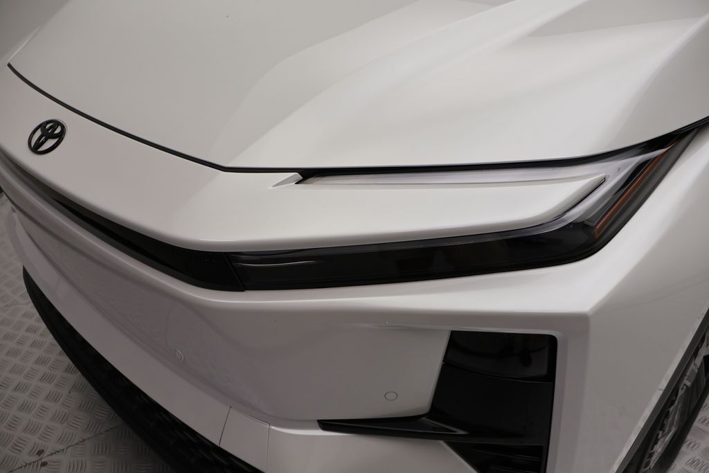 Thumbnail: 2026 Toyota C-HR - 3