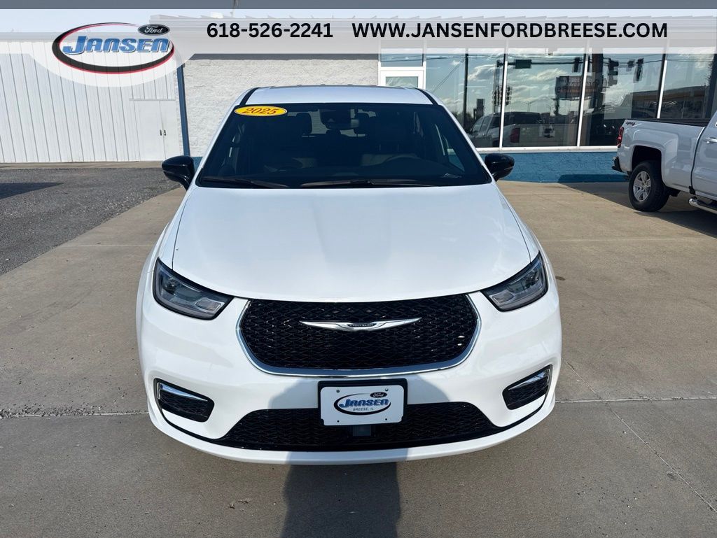 View vehicle photo 2