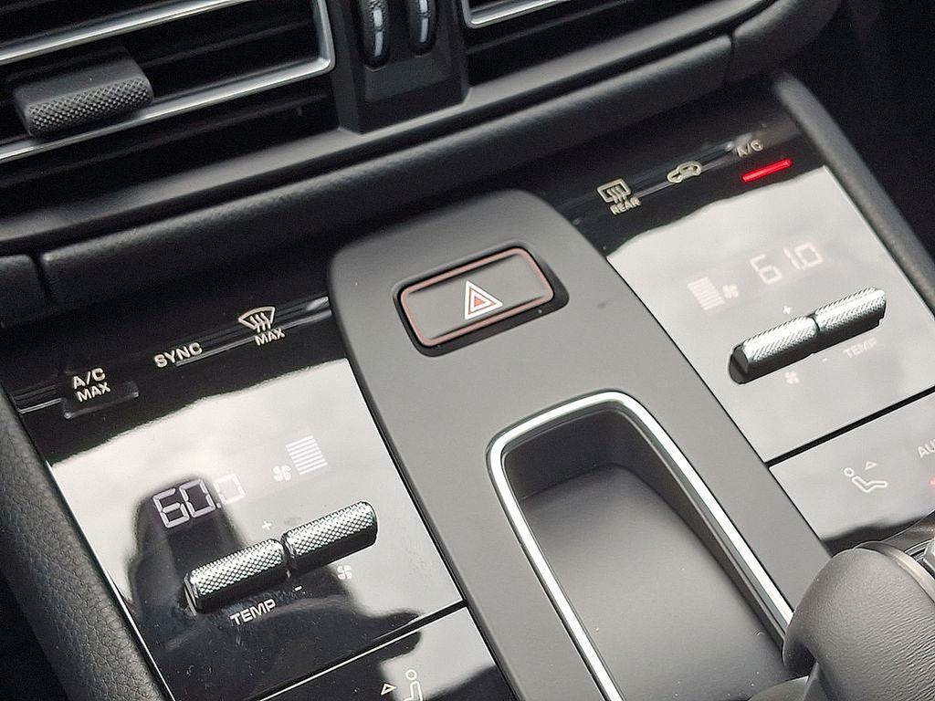 Thumbnail: 2025 Porsche Macan - 18