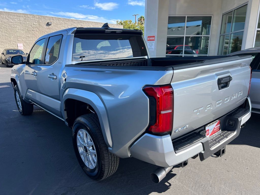 2025 Toyota Tacoma SR5 Double Cab photo 4