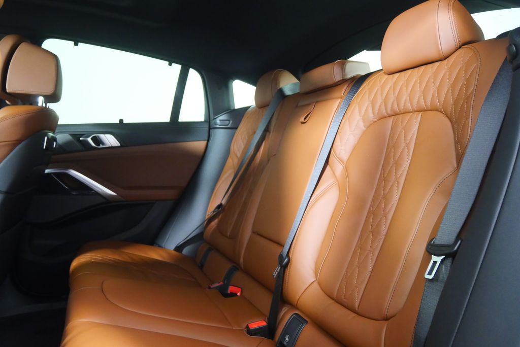 Thumbnail: 2027 BMW X6 - 15