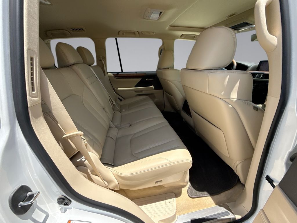 Thumbnail: 2020 Lexus LX - 17