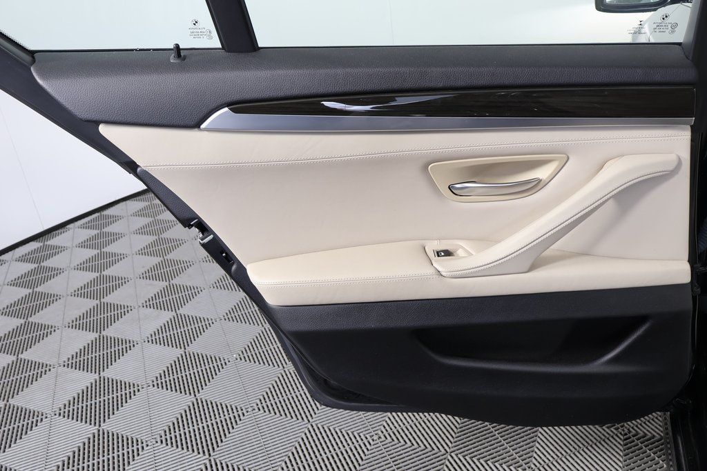 Thumbnail: 2015 BMW 5 Series - 11