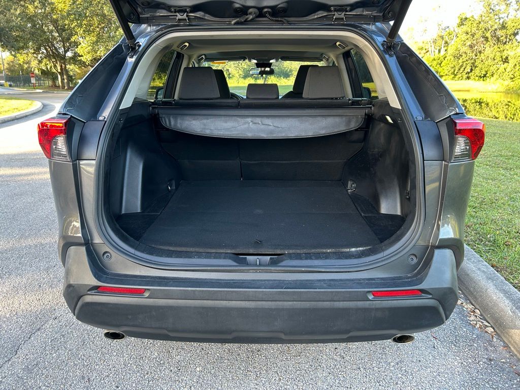 Thumbnail: 2021 Toyota RAV4 - 10