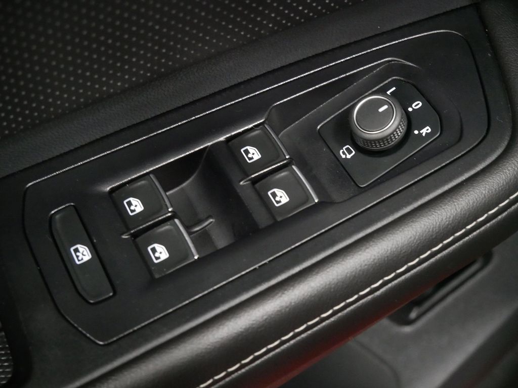 Used 2025 Volkswagen Atlas SUV