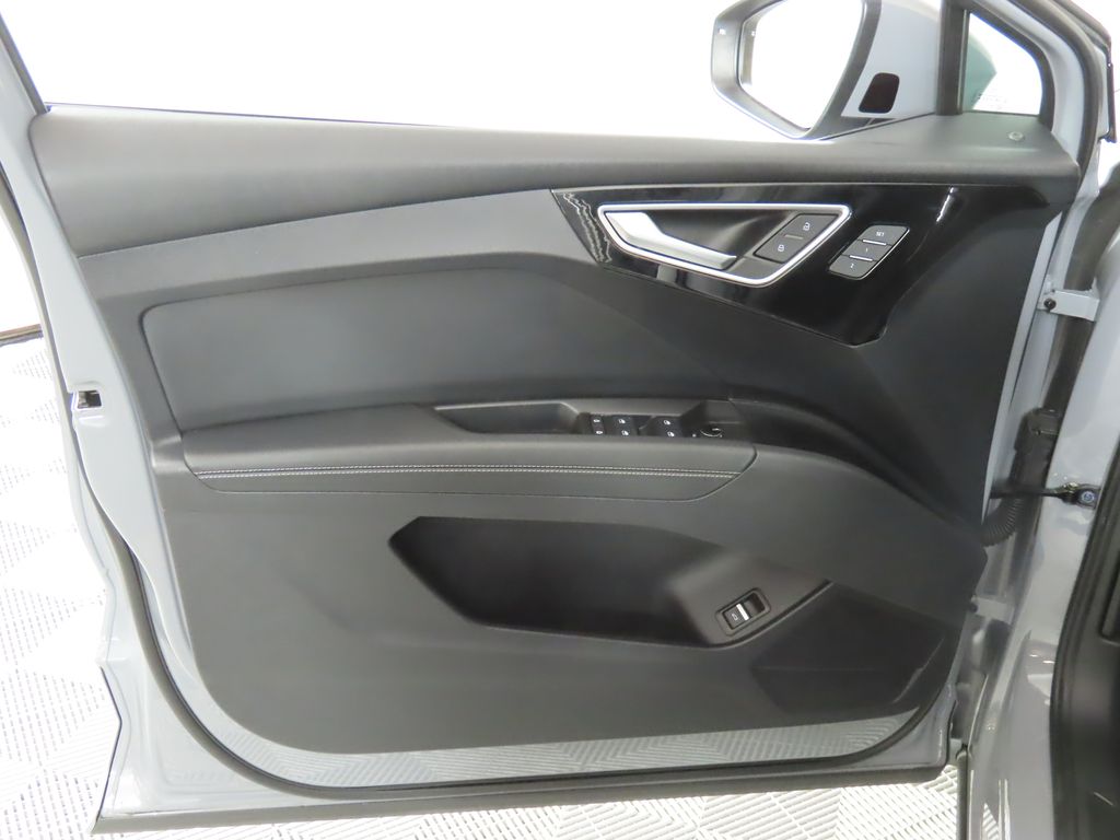 Thumbnail: 2023 Audi Q4 e-tron - 28