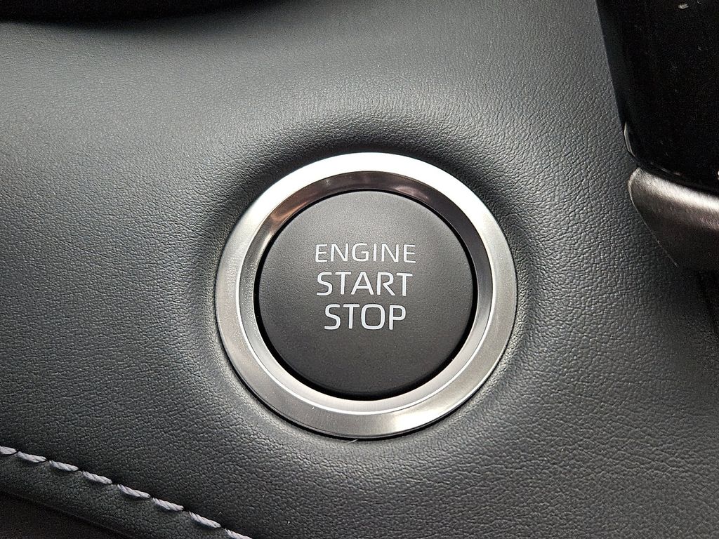 Thumbnail: 2026 Toyota Highlander - 16