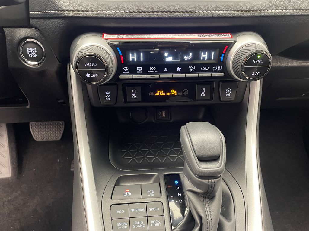 Thumbnail: 2025 Toyota RAV4 - 26