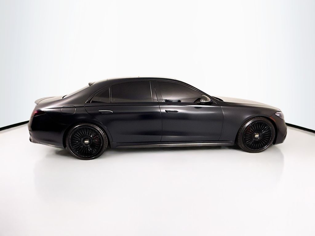 Thumbnail: 2024 Mercedes-Benz S-Class - 4
