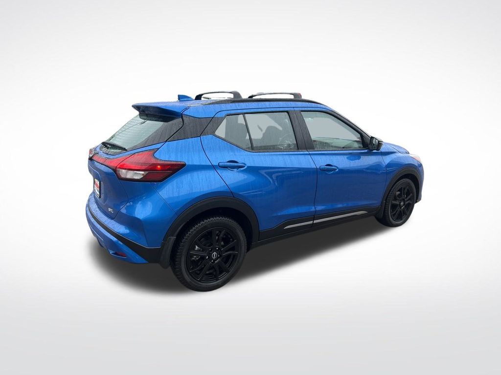 2024 Nissan Kicks SR photo