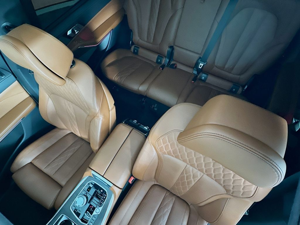 Thumbnail: 2025 BMW X7 - 22