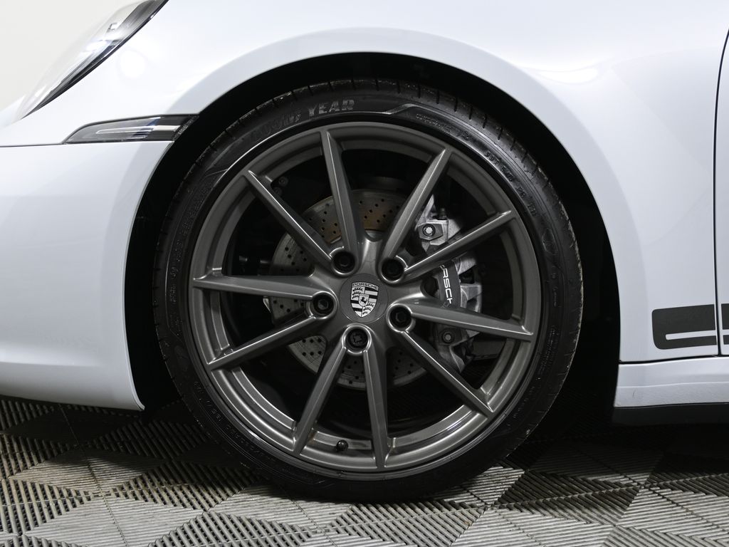 Thumbnail: 2024 Porsche 911 - 12